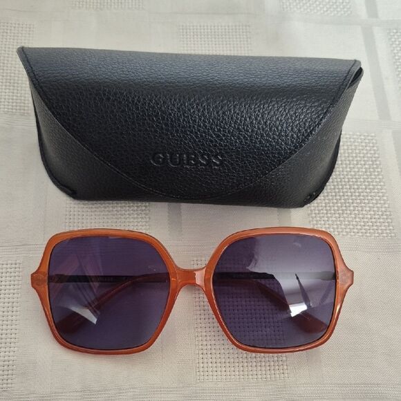 Guess Orange Sunglasses with Black Case - Picture 8 of 16